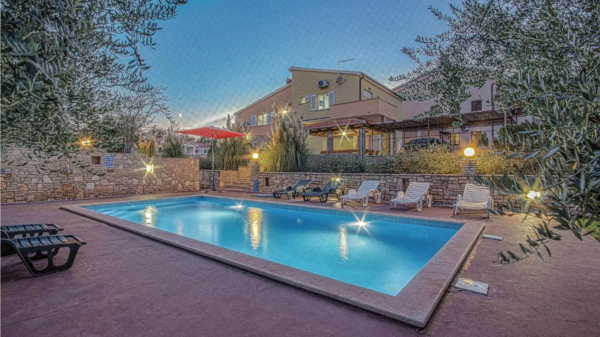 Nice Home In Pavicini With Outdoor Swimming Pool