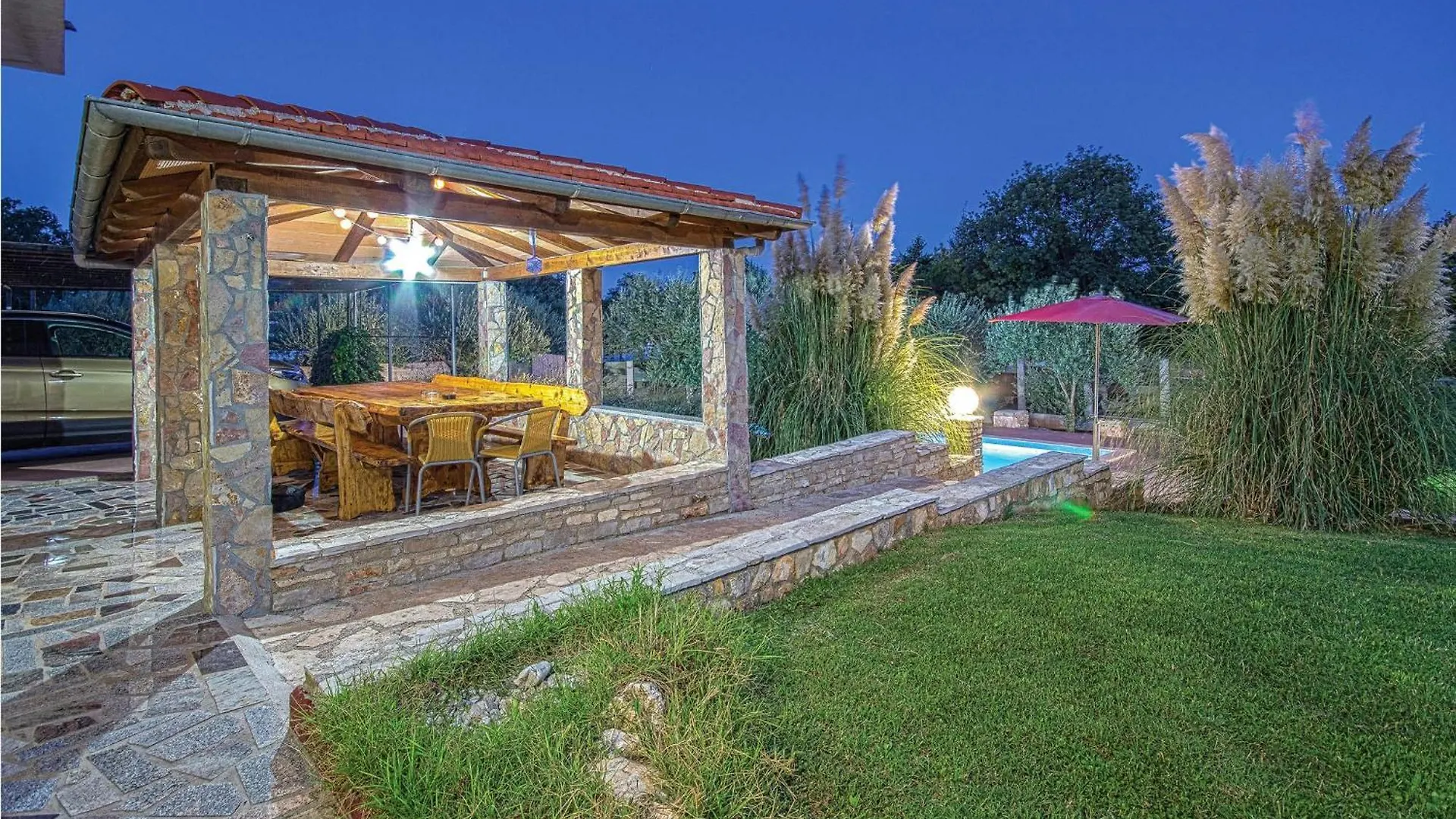 Nice Home In Pavicini With Outdoor Swimming Pool 0*, Veliki Vareski