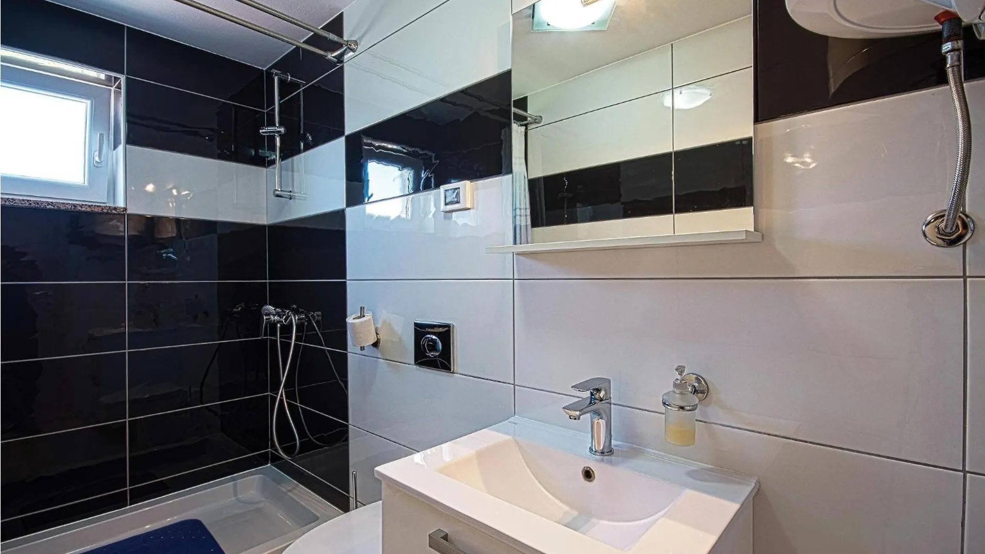 Nice Home In Pavicini With Outdoor Swimming Pool Veliki Vareski